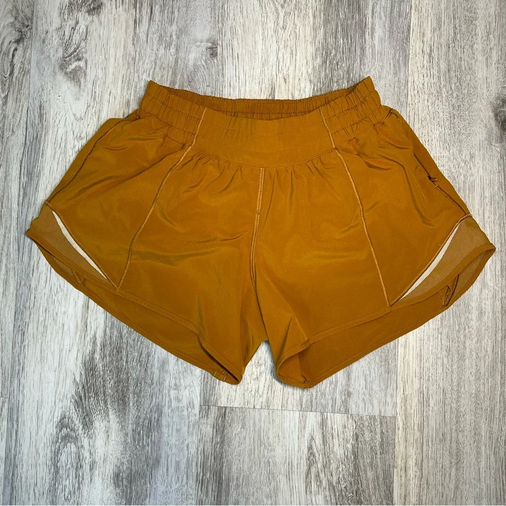 Lululemon Athletica Tan Athletic Shorts with Reflective Trim Size 4 Tall